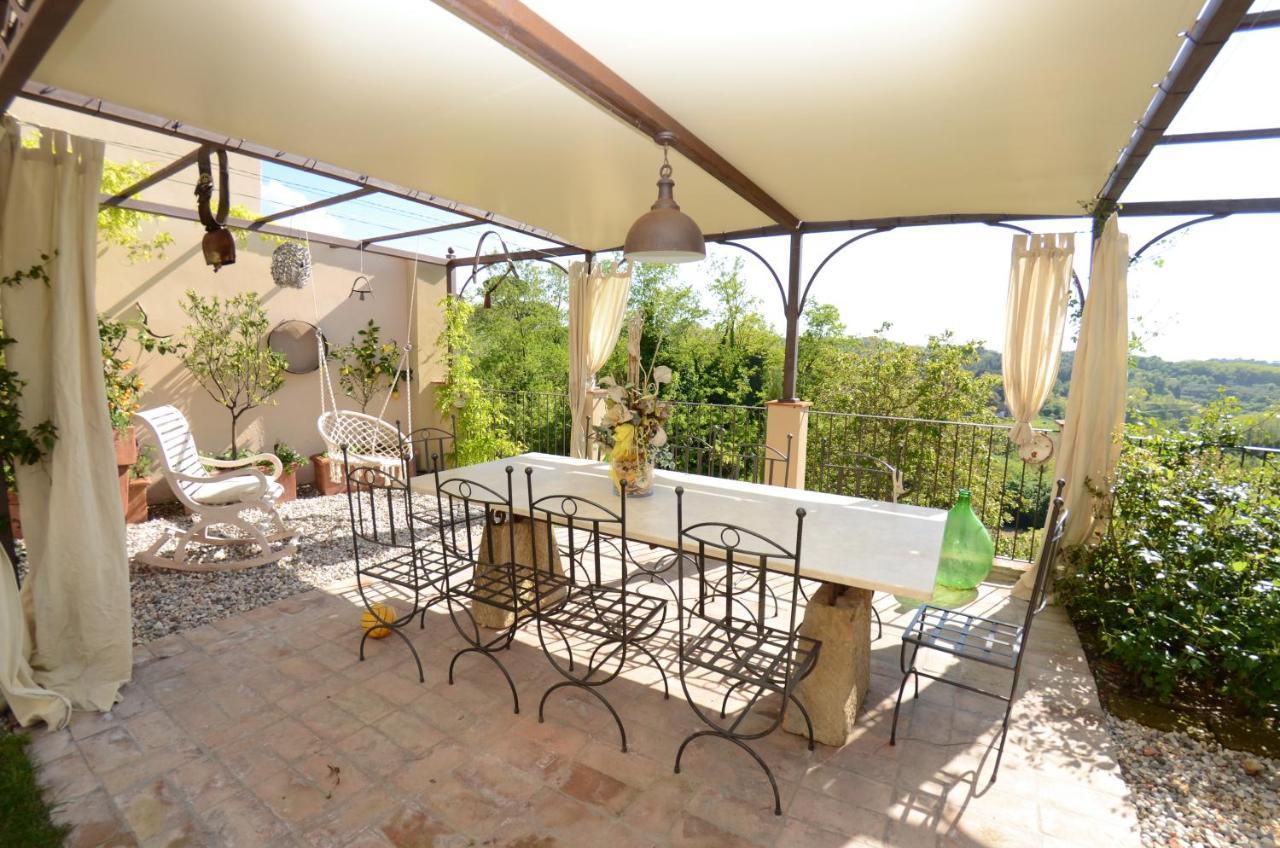 Al Colle Di Lari Villa Buitenkant foto