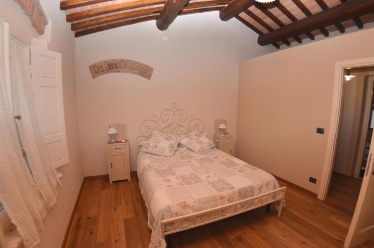 Al Colle Di Lari Villa Buitenkant foto